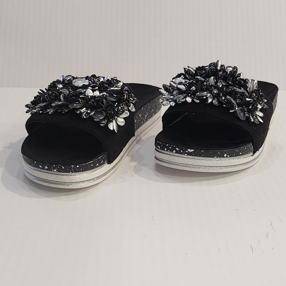 Coco and Carmen Black Silver Slide Sandal Like New Size 9M